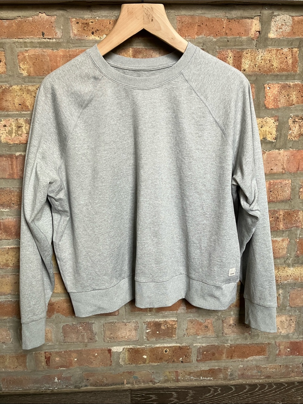 Vuori  Women's Long-Sleeve Halo Crew Pullover